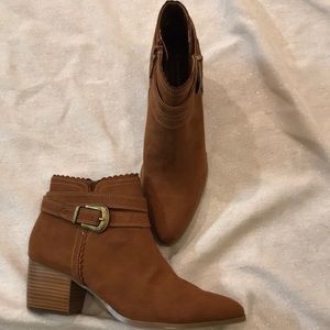 Shade brown boots